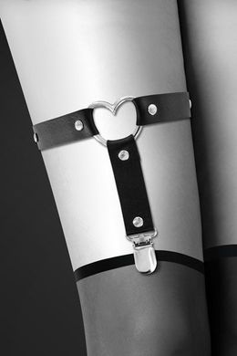 Гартер на ногу Bijoux Pour Toi - WITH HEART Black, сексуальная подвязка с сердечком, экокожа SO2222 фото