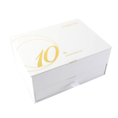 Подарочный набор Svakom Anniversary Box: вакуумный стимулятор, ленты, маска, лубрикант, спрей SO7321 фото