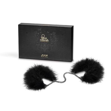 Пушистые наручники Bijoux Indiscrets Za za zu - feahter handcuffs, перьевые, подарочная упаковка SO2673 фото
